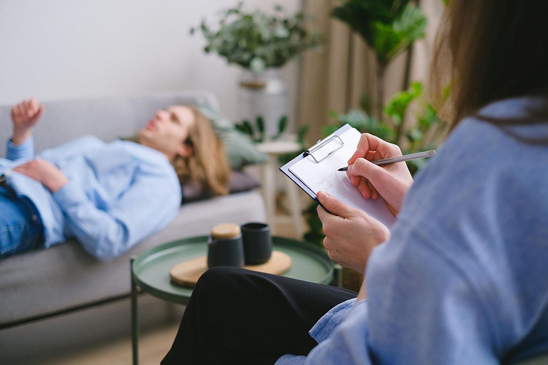 bilateral stimulation at EMDR therapy session
